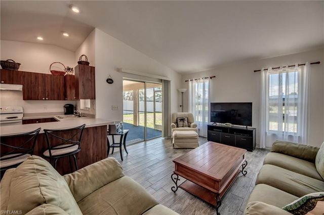 1438 SE 23rd ST, Cape Coral, FL 33990