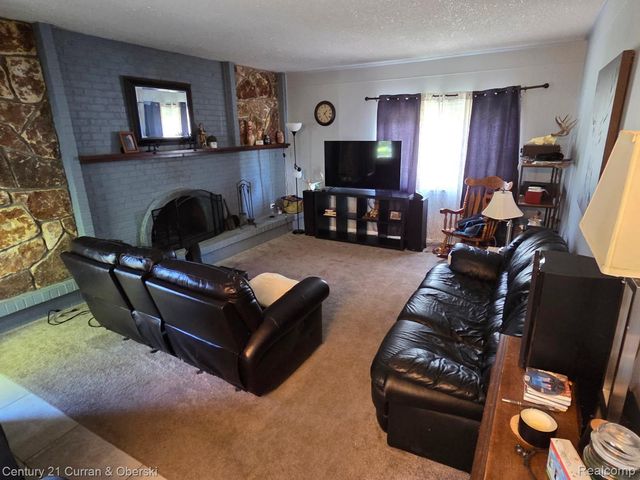 9371 Bennett Lake Road, Tyrone Township, MI 48430