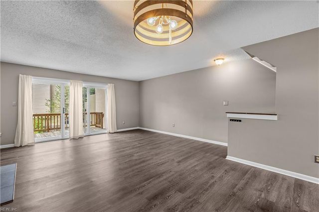 2305 Purple Martin LN, Virginia Beach, VA 23455