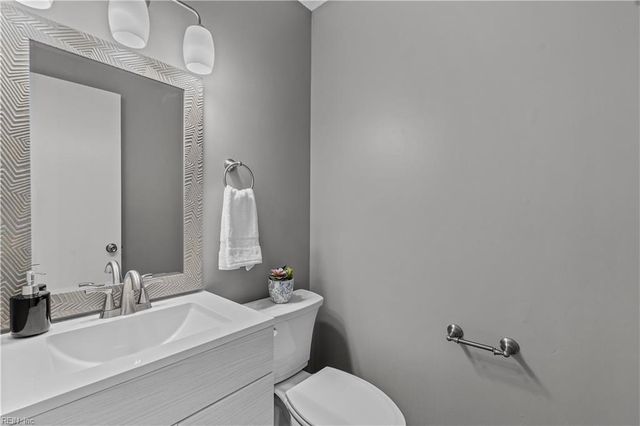 2305 Purple Martin LN, Virginia Beach, VA 23455