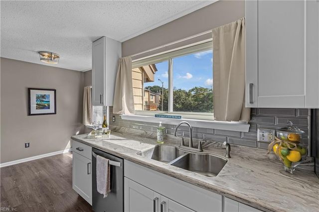 2305 Purple Martin LN, Virginia Beach, VA 23455