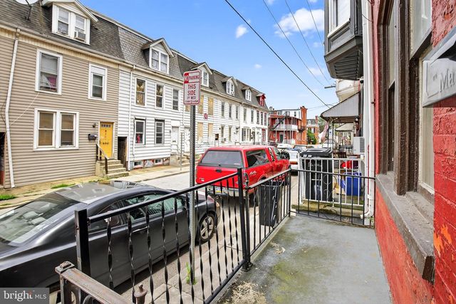 240 E POPLAR ST, York, PA 17403