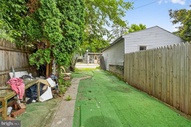 240 E POPLAR ST, York, PA 17403