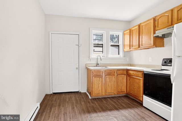 240 E POPLAR ST, York, PA 17403