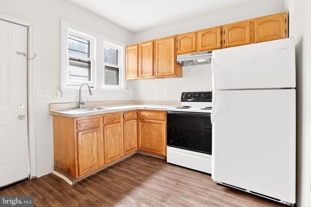 240 E POPLAR ST, York, PA 17403