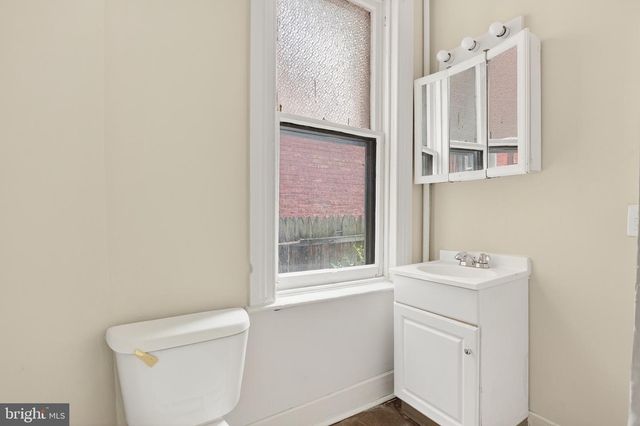 240 E POPLAR ST, York, PA 17403