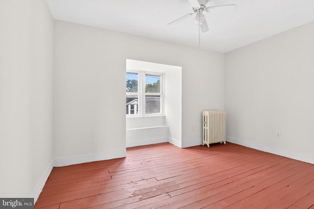 240 E POPLAR ST, York, PA 17403
