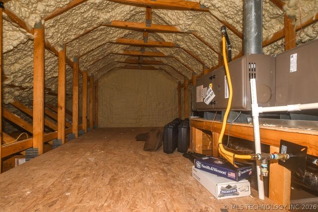 454 Whitetail Road, Kansas, OK 74347