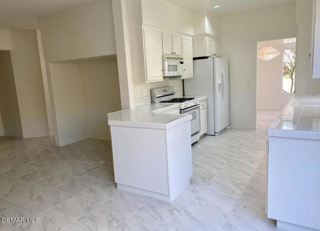 226 Concerto Drive, Oak Park, CA 91377