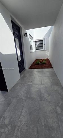 1001 SW 88th Ct, Miami, FL 33174