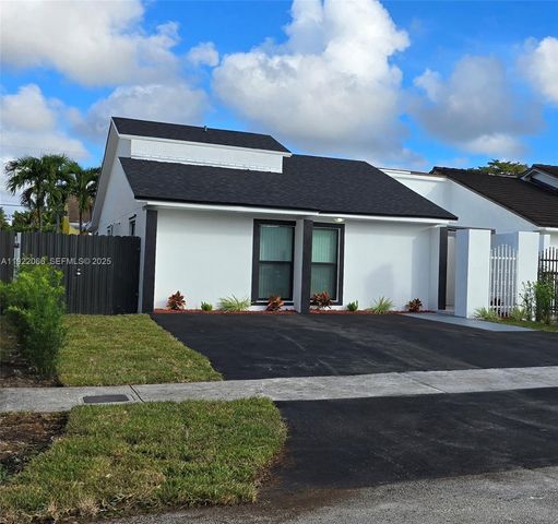 1001 SW 88th Ct, Miami, FL 33174