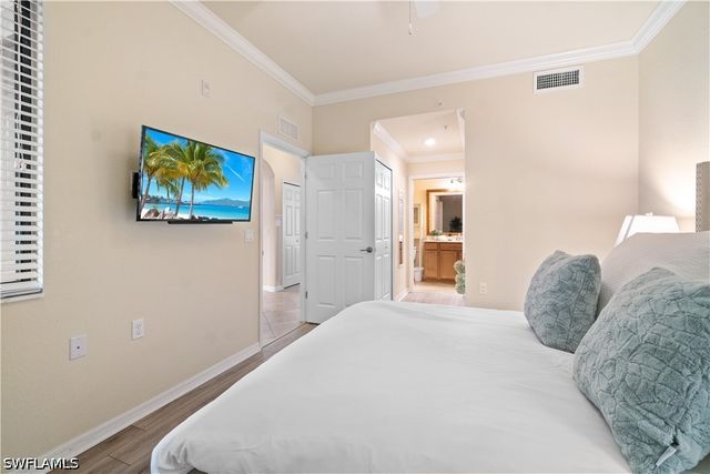 9727 Acqua CT 436, Naples, FL 34113