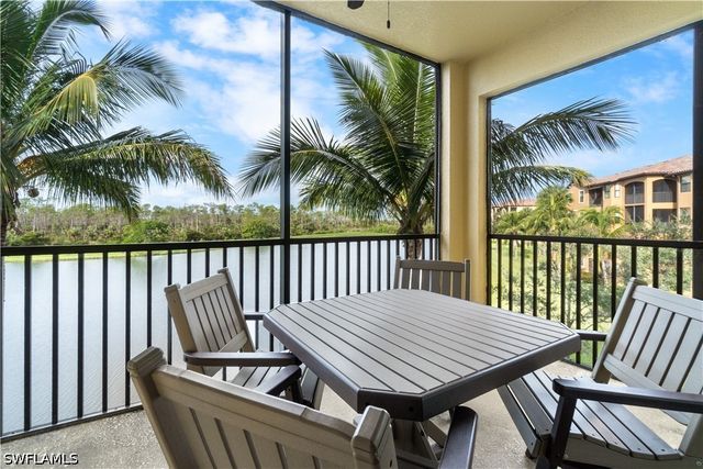 9727 Acqua CT 436, Naples, FL 34113