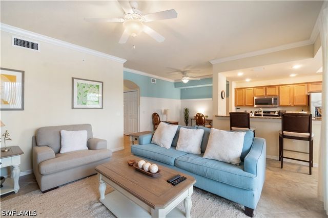 9727 Acqua CT 436, Naples, FL 34113