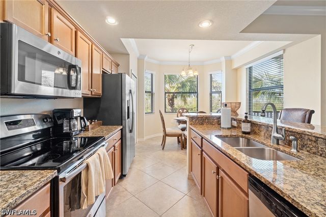 9727 Acqua CT 436, Naples, FL 34113