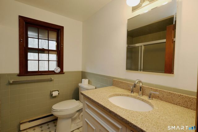 380 Newtown Turnpike, Redding, CT 06896