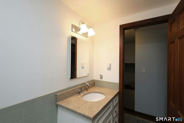 380 Newtown Turnpike, Redding, CT 06896