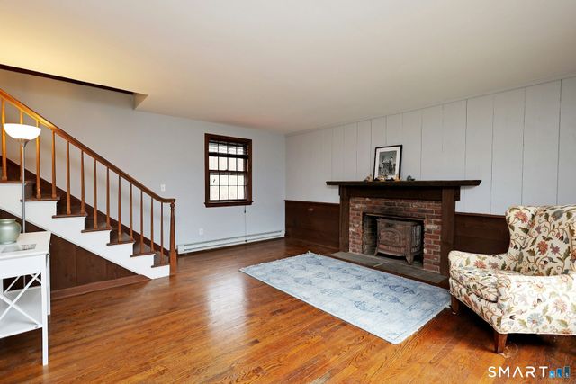 380 Newtown Turnpike, Redding, CT 06896