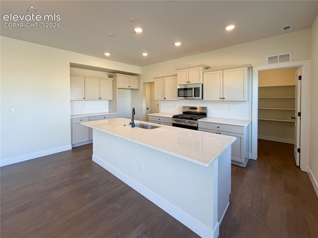 Image 7 of property listing at 8206 Lemon Grass Road, Peyton, CO 80831