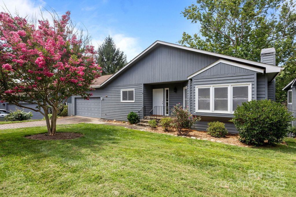 34 Larkspur Court B, Asheville, NC 28805