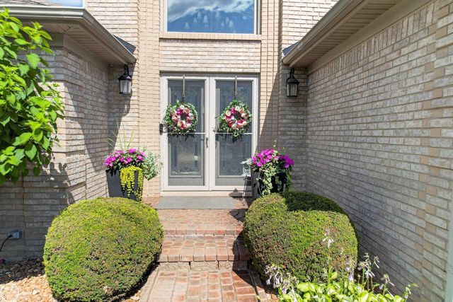 41220 Scarborough Court, Clinton Twp, MI 48038