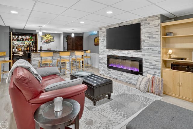 41220 Scarborough Court, Clinton Twp, MI 48038