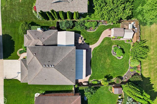 41220 Scarborough Court, Clinton Twp, MI 48038