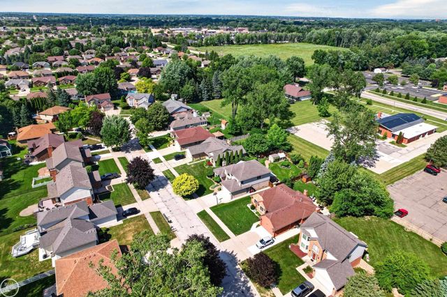 41220 Scarborough Court, Clinton Twp, MI 48038