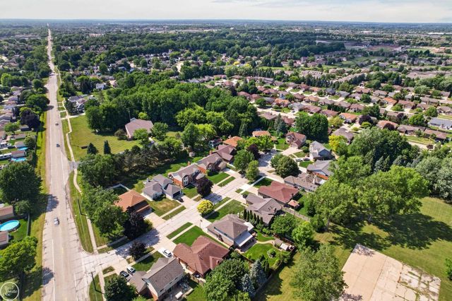 41220 Scarborough Court, Clinton Twp, MI 48038