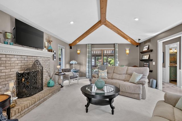 41220 Scarborough Court, Clinton Twp, MI 48038