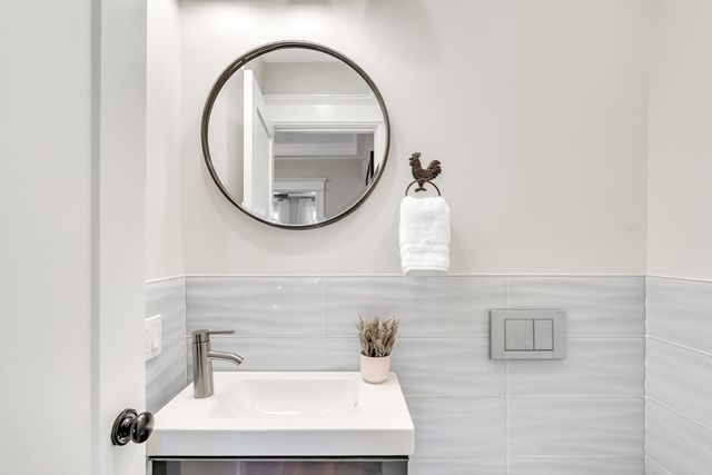 20 John Street 3, Brookline, MA 02446