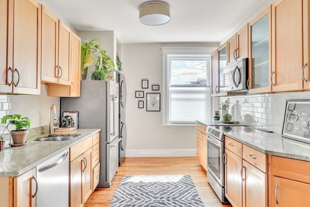 20 John Street 3, Brookline, MA 02446