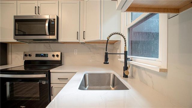 18405 E Truman Road, Independence, MO 64057