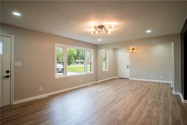 18405 E Truman Road, Independence, MO 64057