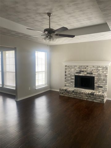 412 Mara Lane, Red Oak, TX 75154