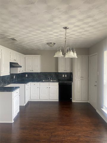 412 Mara Lane, Red Oak, TX 75154