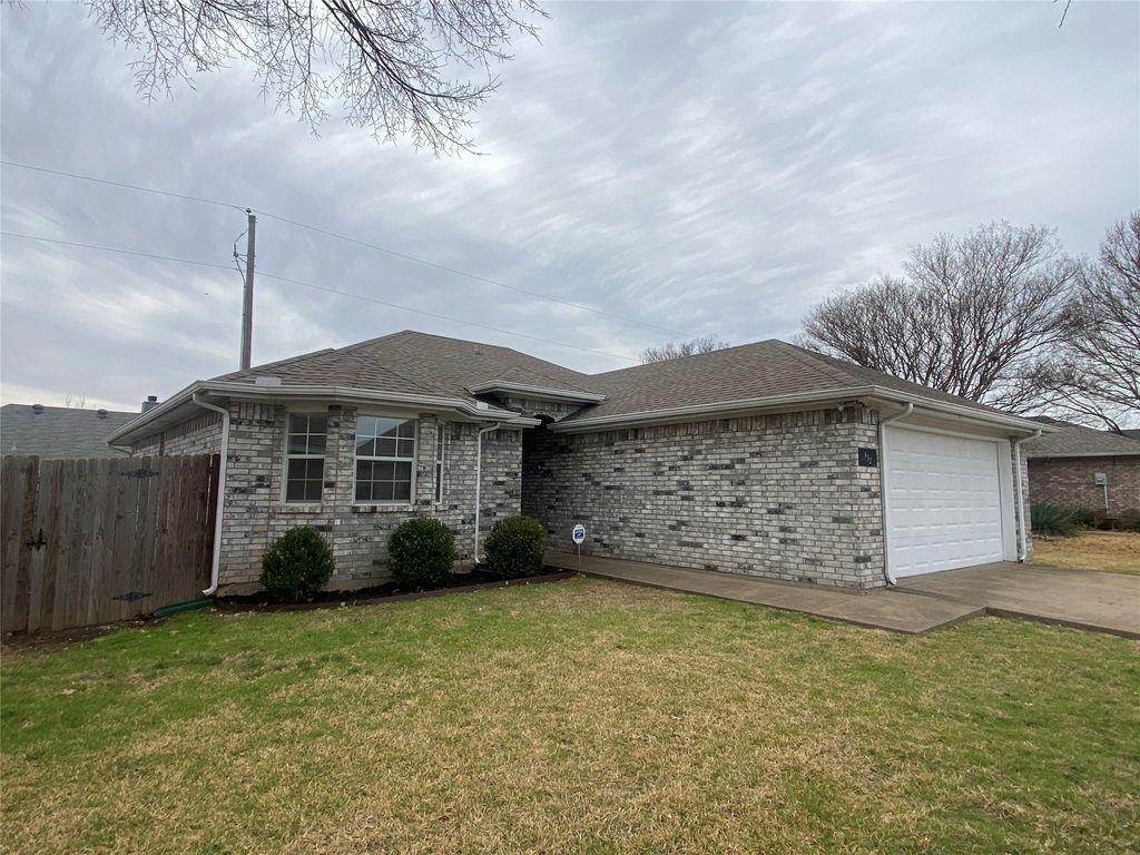 412 Mara Lane, Red Oak, TX 75154