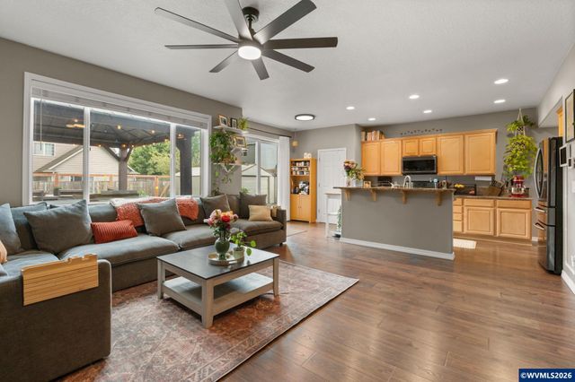 2011 North Albany Rd NW, Albany, OR 97321