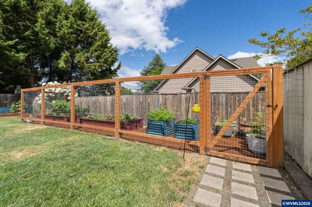 2011 North Albany Rd NW, Albany, OR 97321