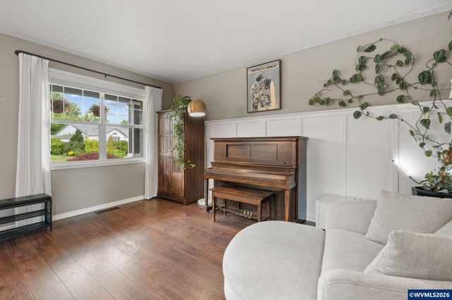 2011 North Albany Rd NW, Albany, OR 97321