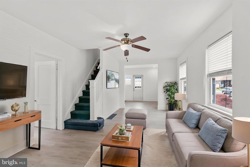 6121 WAYNE AVE, Pennsauken, NJ 08110