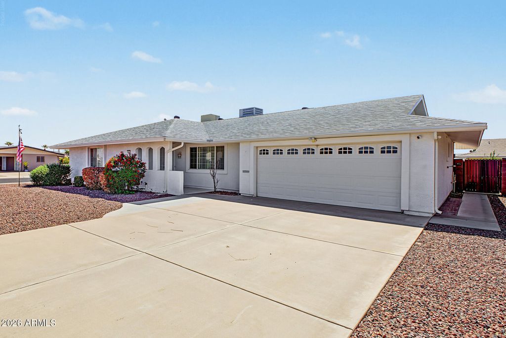 10319 W CUMBERLAND Drive, Sun City, AZ 85351 — photo 2