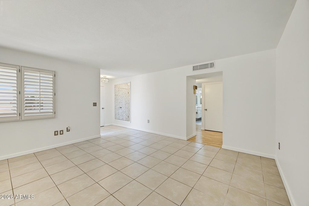10319 W CUMBERLAND Drive, Sun City, AZ 85351 — photo 5