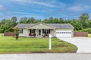 104 Starkys Creek Court, Maysville, NC 28555