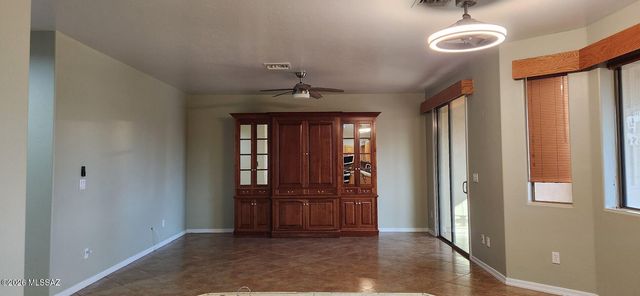 618 W Woodfield Court, Green Valley, AZ 85614