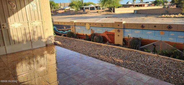 618 W Woodfield Court, Green Valley, AZ 85614