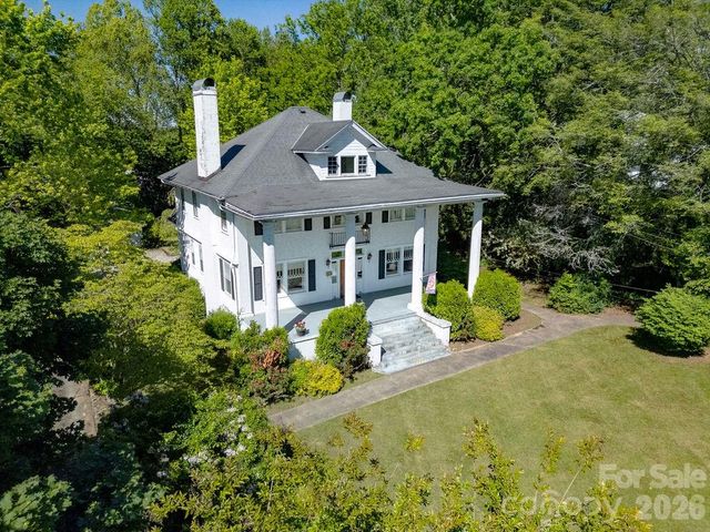 208 Probart Street, Brevard, NC 28712