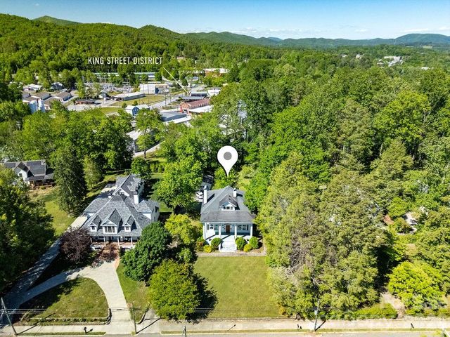 208 Probart Street, Brevard, NC 28712