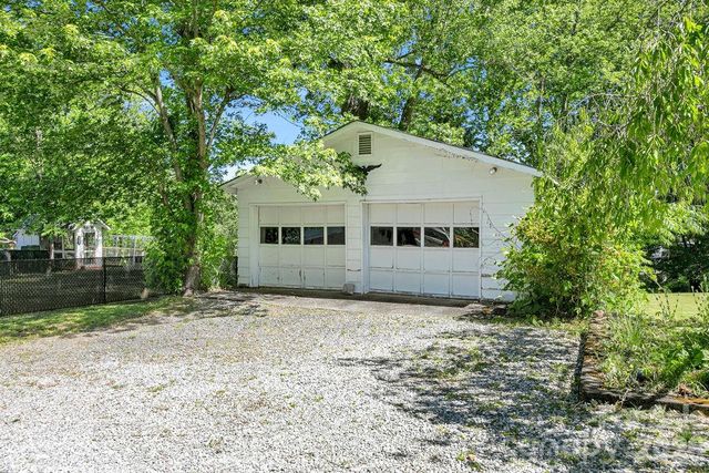 208 Probart Street, Brevard, NC 28712
