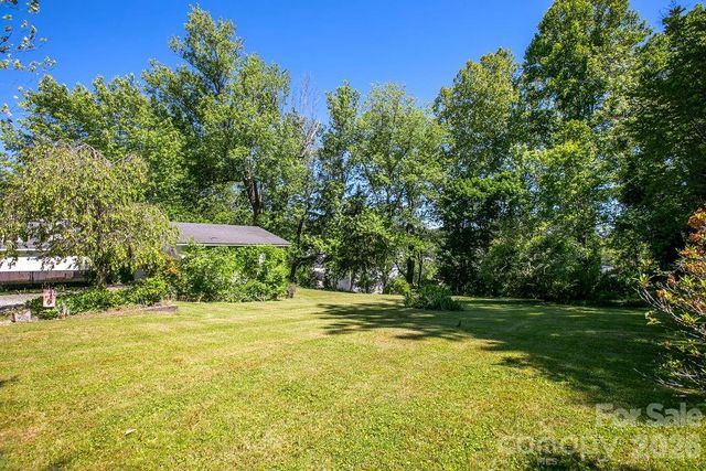 208 Probart Street, Brevard, NC 28712